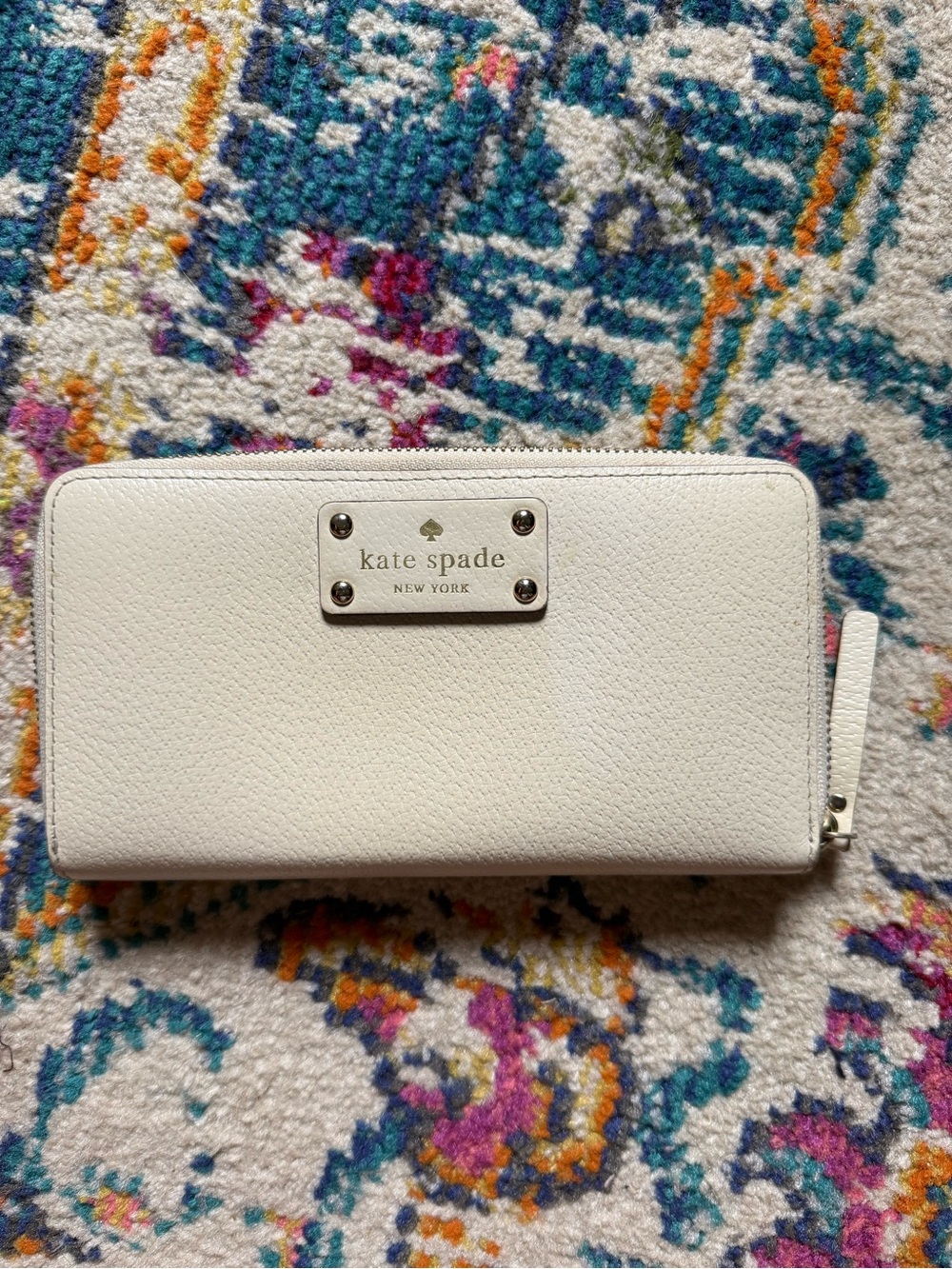 kate spade white zip-around leather continental wallet